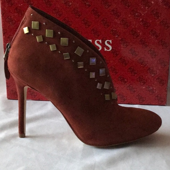 NEW GUESS Saretta Studded Booties SZ 8.5 - Picture 3 of 6